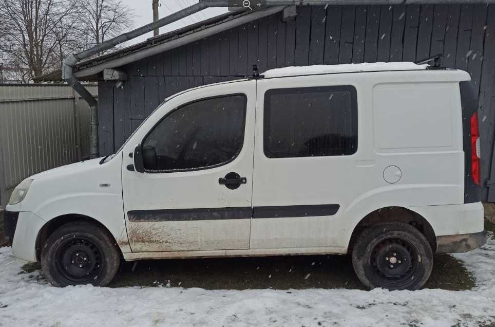 Стальные перекладины - GV4 штатное место Fiat Doblo.