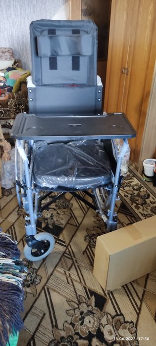 Інвалідний візок Vitea Kare VCWK703