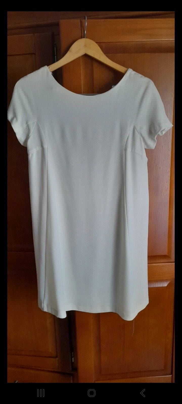 Vestido Branco pelo joelho