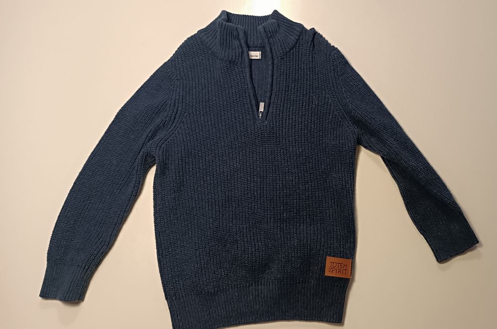 2 swetry chłopięce rozmiar 104