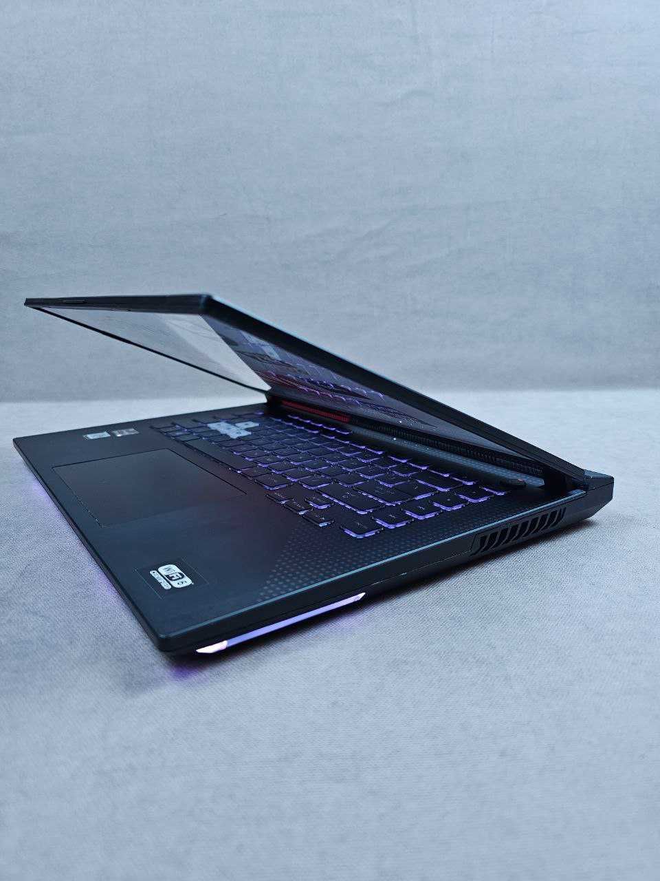 Ігровий ноутбук ASUS ROG STRIX G15/QHD/165Hz/R9-5980HX/RX 6800M/16GB