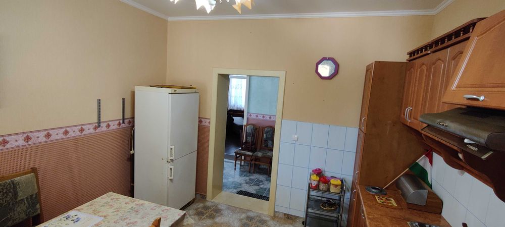 Большой дом, 4 комнаты+кухня, сад гараж. д. Чома, г. Берегово