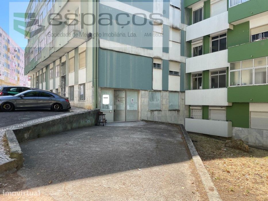 Loja em Alguava - Cacem