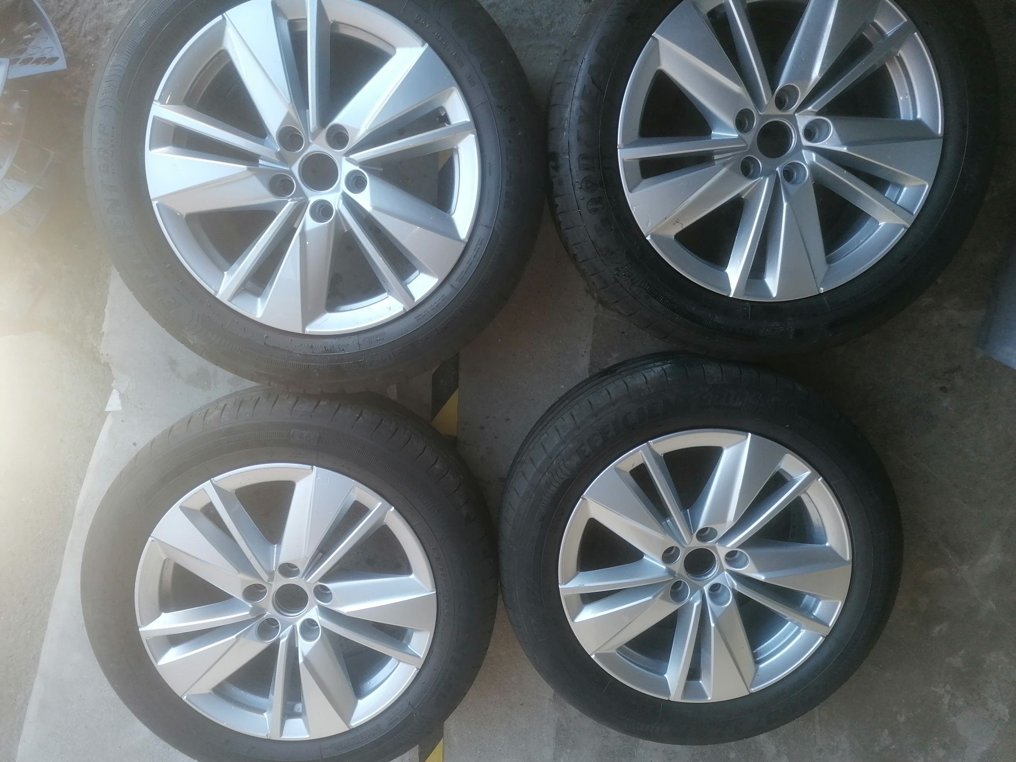 Oryginalne koła letnie 215/55R17-RONAL 7JX17H2 ET45 SKODA