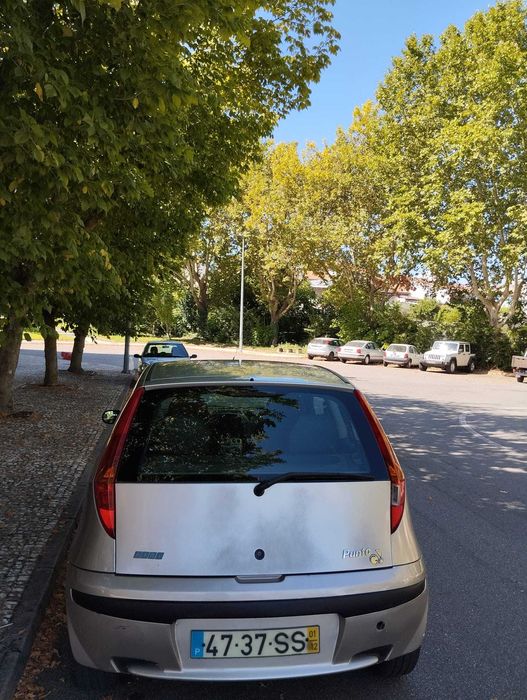 Carro ótimo para o dia-a-dia - Fiat Punto 2001.