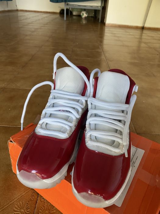 Jordan 11 vermelha ,tamanho 42,5