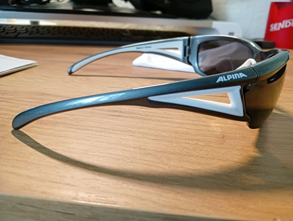 Okulary przeciwsłoneczne Alpina Eyewear