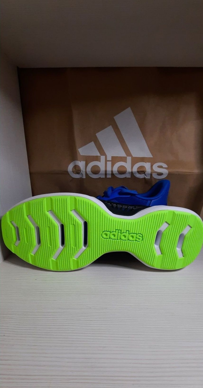 Кросівки adidas 42
