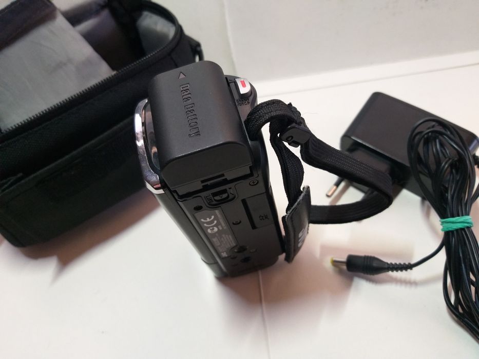 Видеокамера JVC GZ-E15BE  (Sony DCR-HC27E