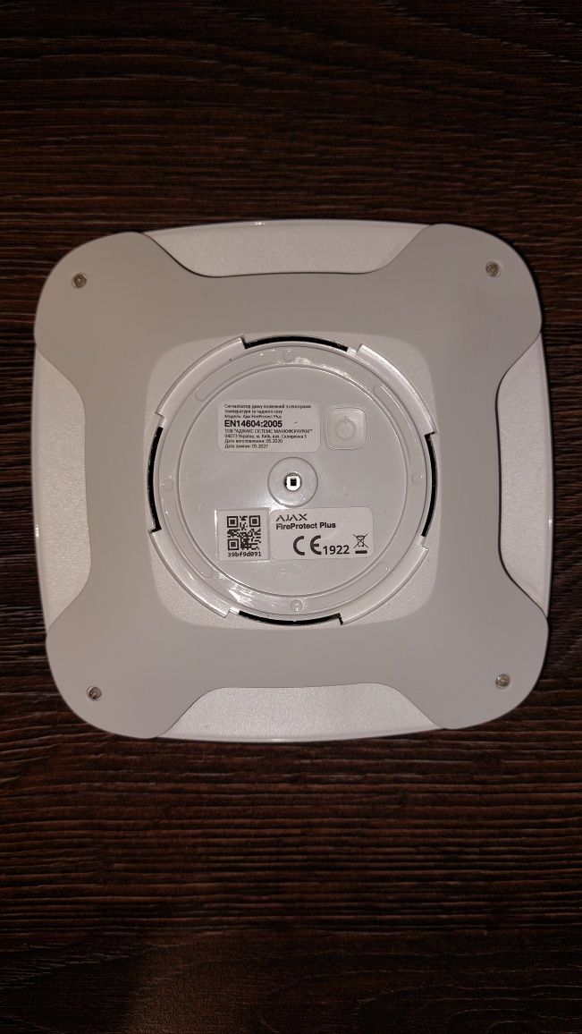 Пожарный датчик Ajax FireProtect Plus с измерением CO2