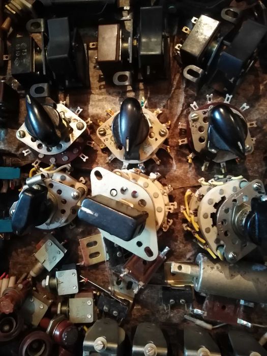 Роз'єми штекери Тумблери ВГ, ППГ, ПНГ, ППНГ, ПТ3, ПТ2, ПКН, ПГта інше