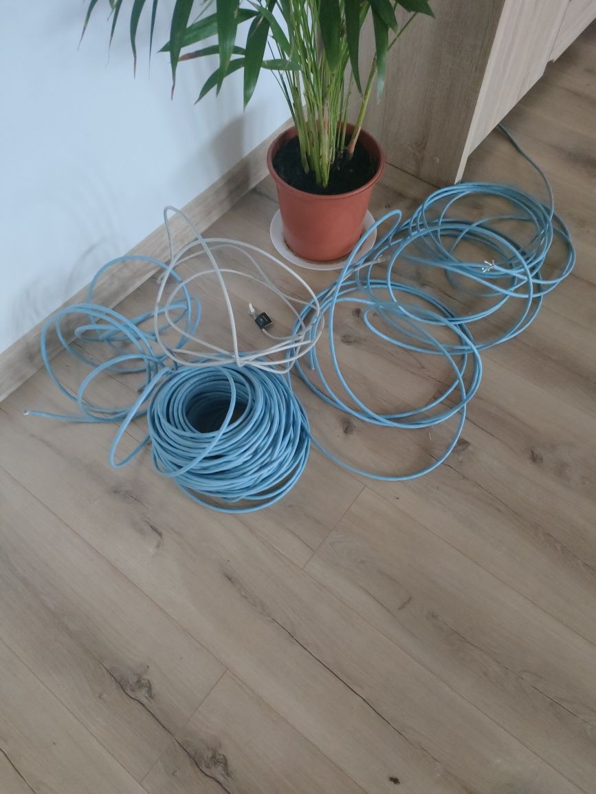 Kabel sieciowy, tanio, 1zl za metr albo taniej za całość.