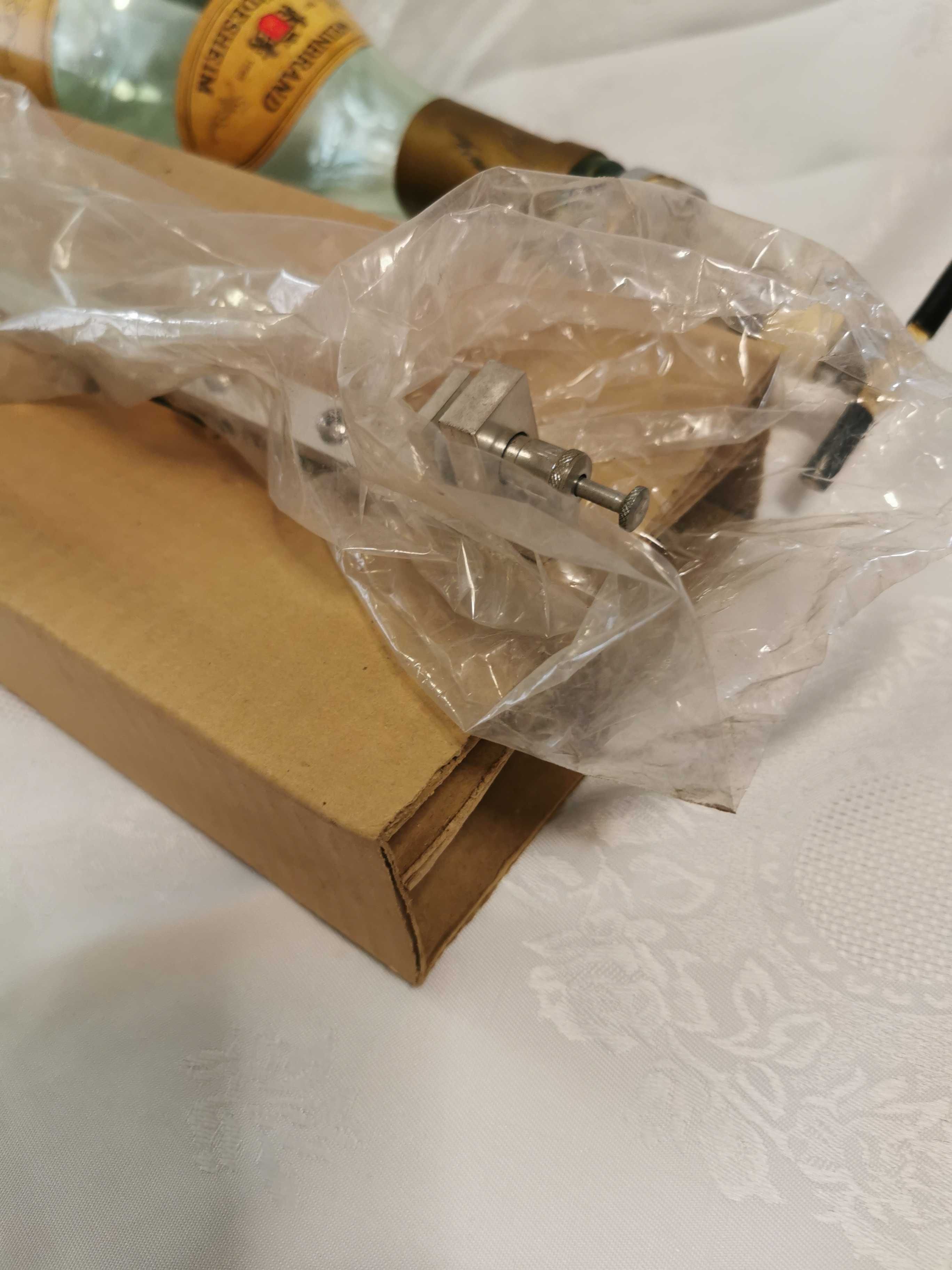 Stara zabytkowa butelka 2 litry z dozownikiem na whisky z Niemiec RFN