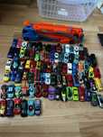 Дитячі машнки Hot wheels