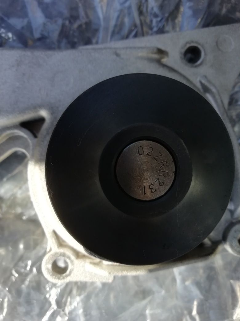 Водяний насос , помпа рено меган 3, двигун 1.5 dci 81 kw