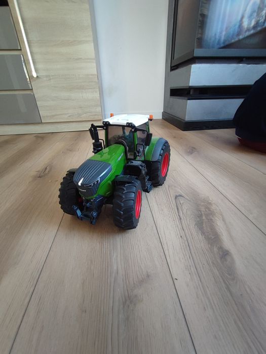 Traktor bruder  BRUDER