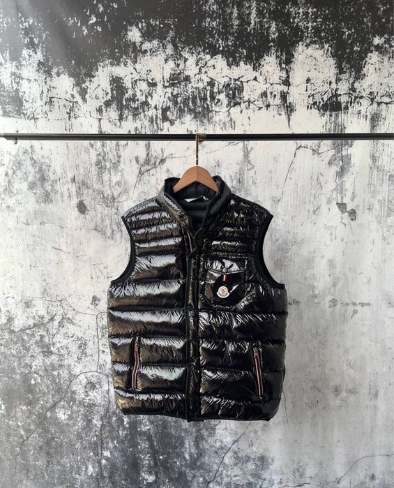 MONCLER maya мужская жилетка жилет безрукавка черная блестящая