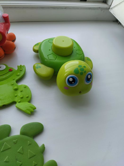 Іграшки для гри в ванній