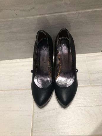 Туфлі стильні чорного кольору
