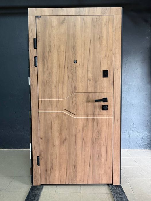 Двері вхідні в асортименті в наявності та під замовлення + монтаж