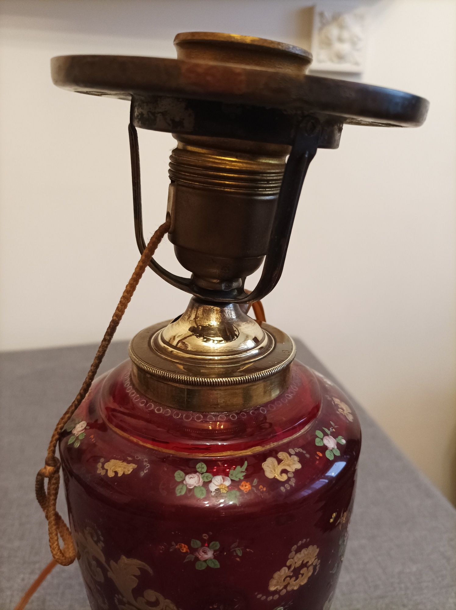 Antyk  Lampa naftowa XIX wiek przerobiona na elektryczną w okresie mię
