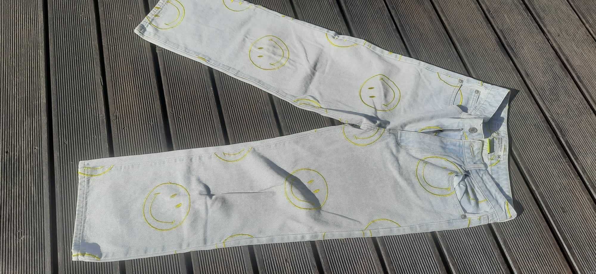 Śliczne dżinsy smiley z Hause r.36