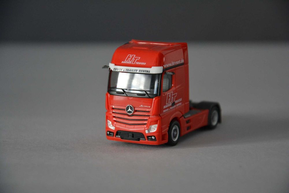 1:87 (H0) Herpa 904568 - Mercedes Actros'11 GigaSpace - Hauser Trucs