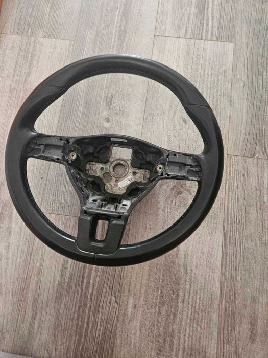 Продам руль volkswagen passat b8