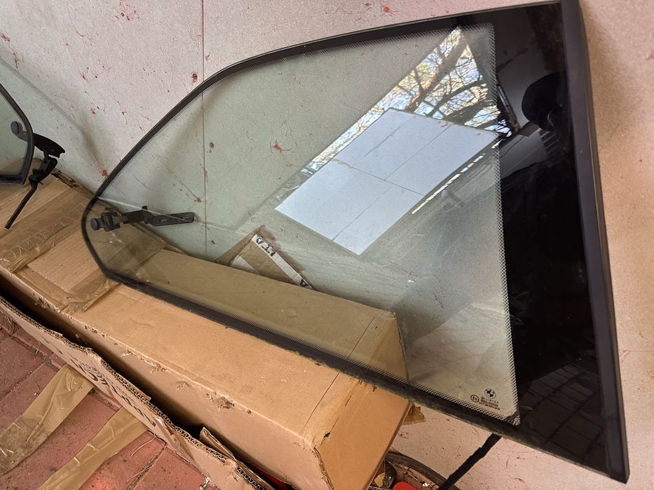 Bmw e36 coupe szyba boczna - oryginal