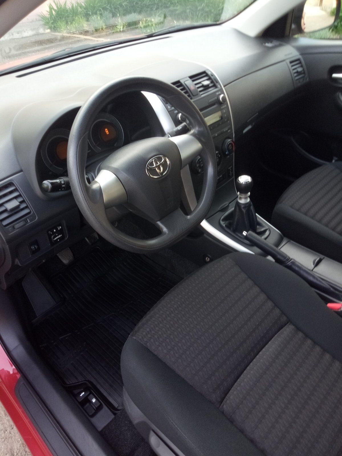 Продам автомобиль Toyota Corolla 2011