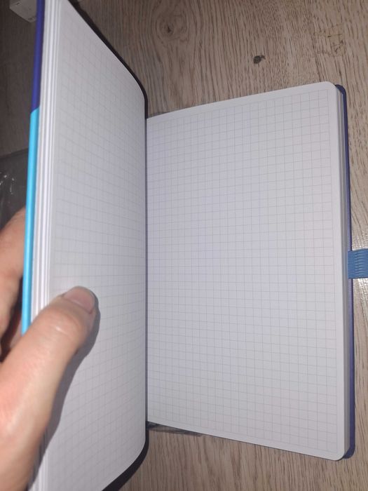 Notes w kratkę w twardej okładce