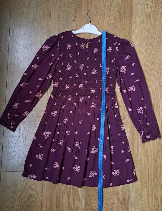 Нарядное платье для девочки с длинным рукавом