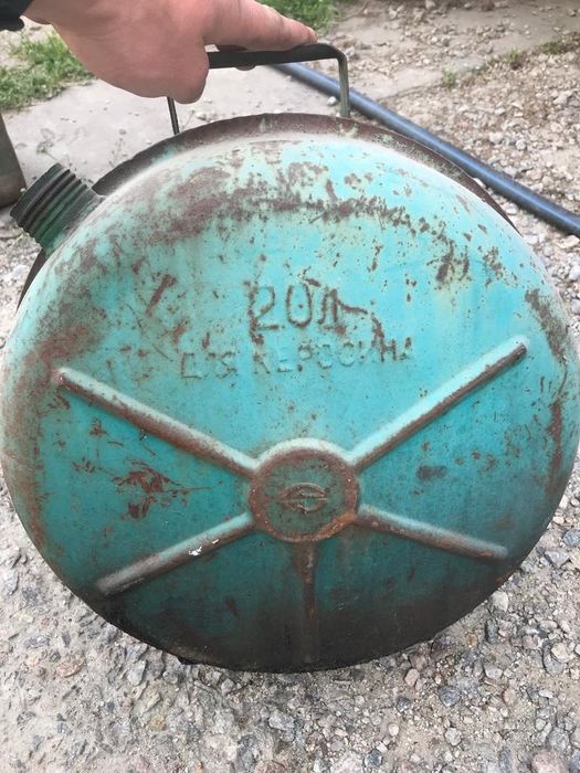 Канистры 20литров бочки