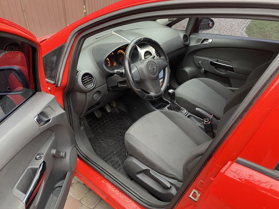 Opel corsa D  corsa d стан ідеальний нефарбована компактне авто