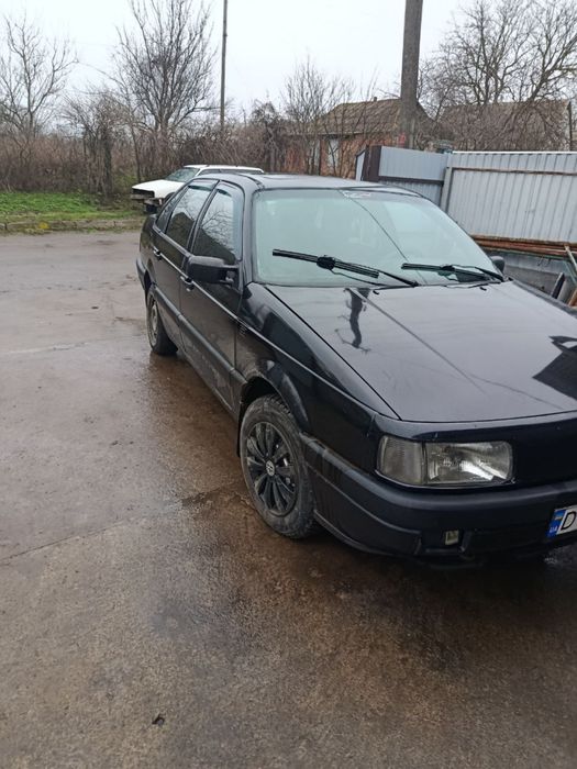 Продам пасат б3 1989 р дуже гарний стан газ бенз переоформлення