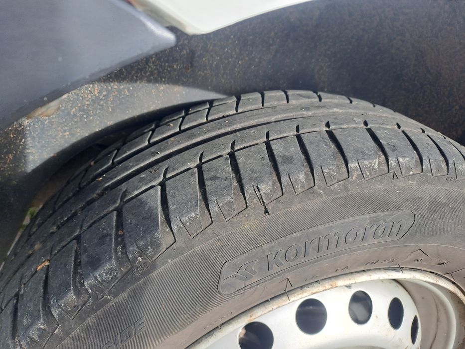 Kangoo (Bem estimada) - Revisão feita