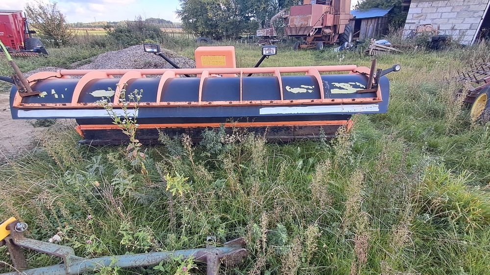 Sprzedam pługi śnieżne schmidt,ozamet,pronar