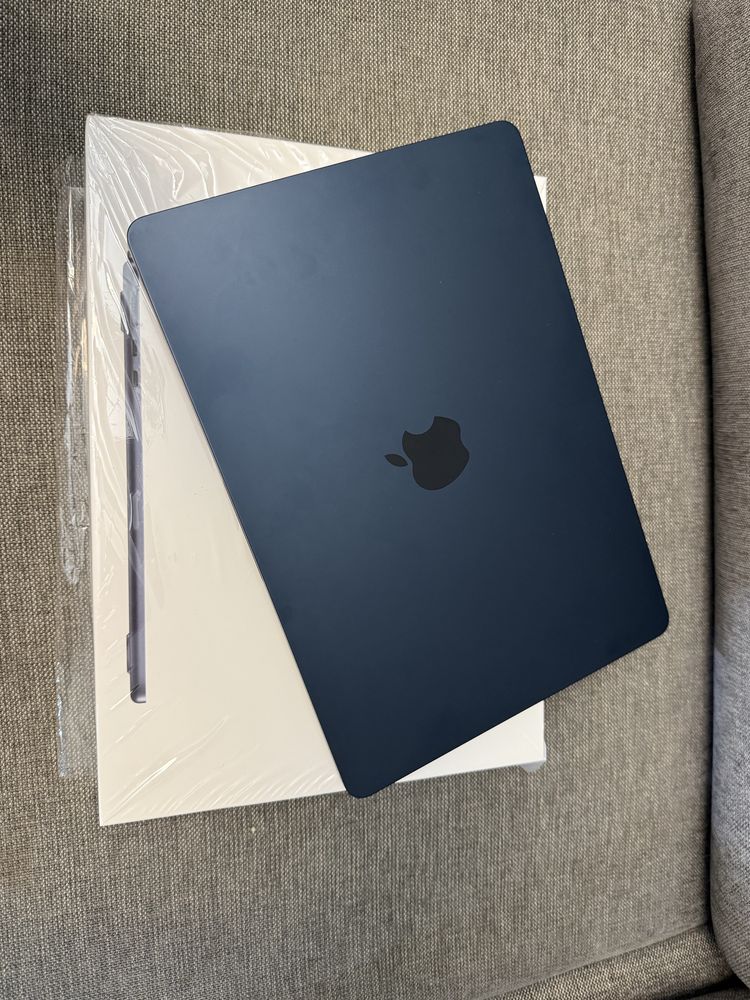 MacBook Air M2 2022 8/256gb