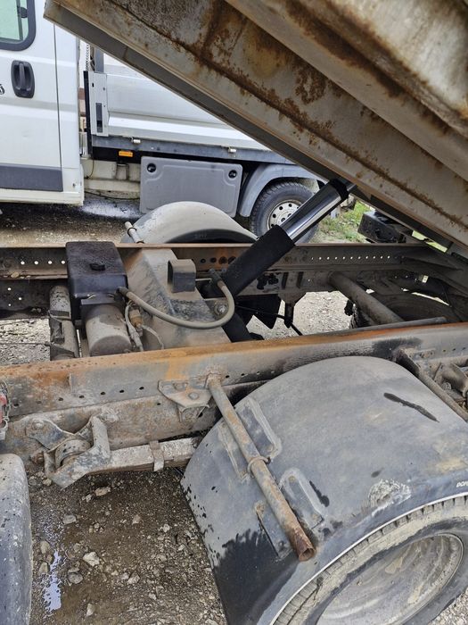 IVECO 35C12 samochód ciężarowy