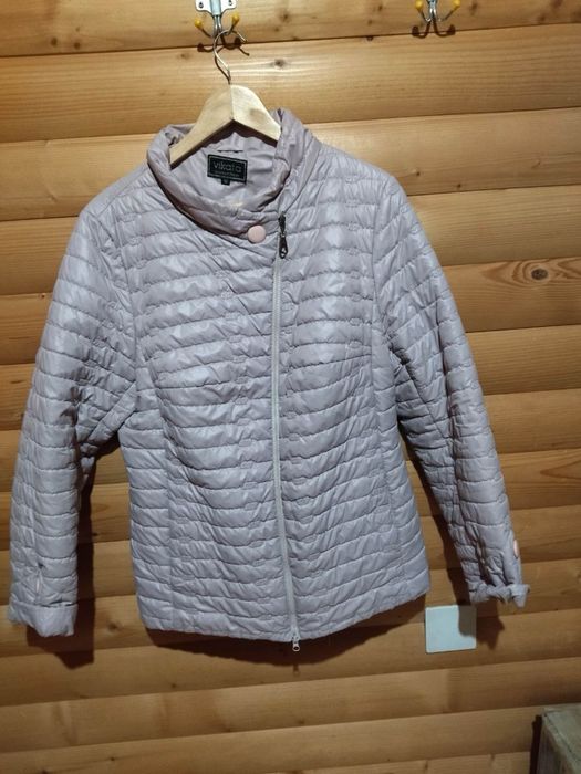 Жіноча демісезонна куртка