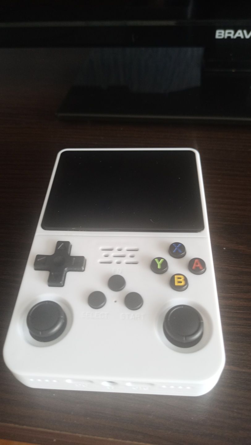 Продам партативну контроль R36S 64 GB 6000 game