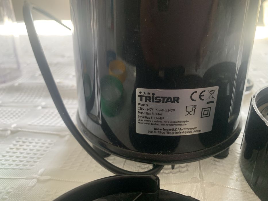 Maquina para batidos e sumos com tofos os acessorios