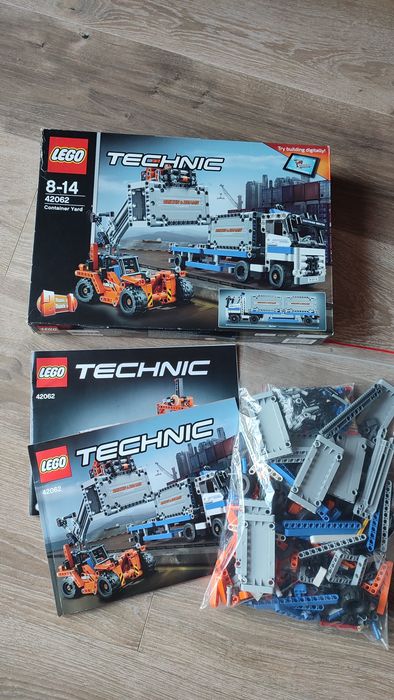 Klocki LEGO technic 42062 container yard