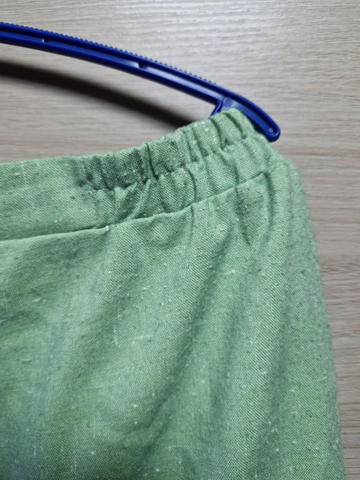 Elegancka zielona spódnica damska z podszewka 46