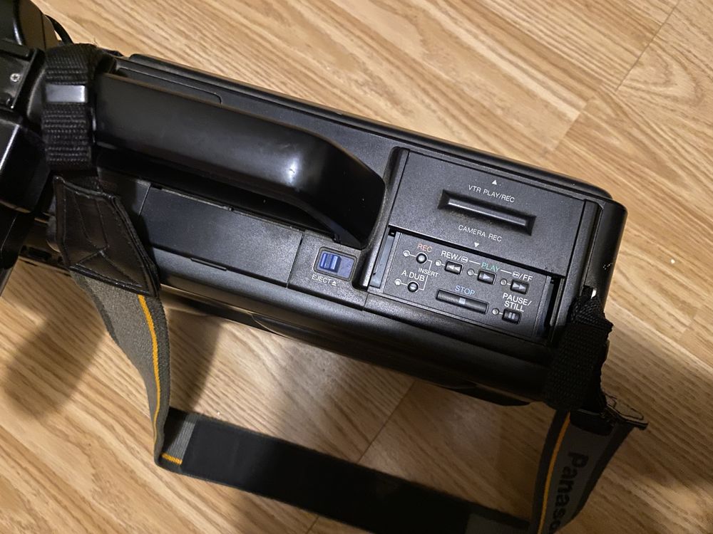 Камера Panasonic NV-M10EG VHS Hi-Fi stereo