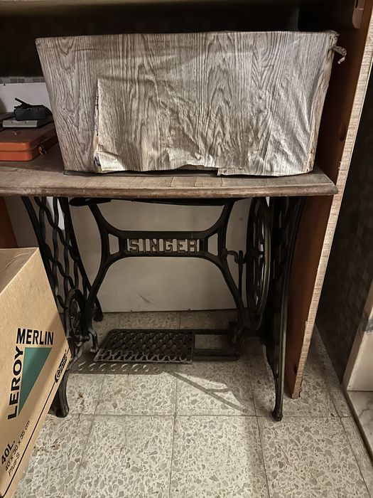 Máquina de costura singer