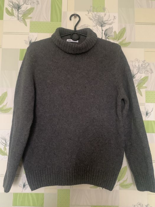 Продам женский свитер натуральный шерстяной