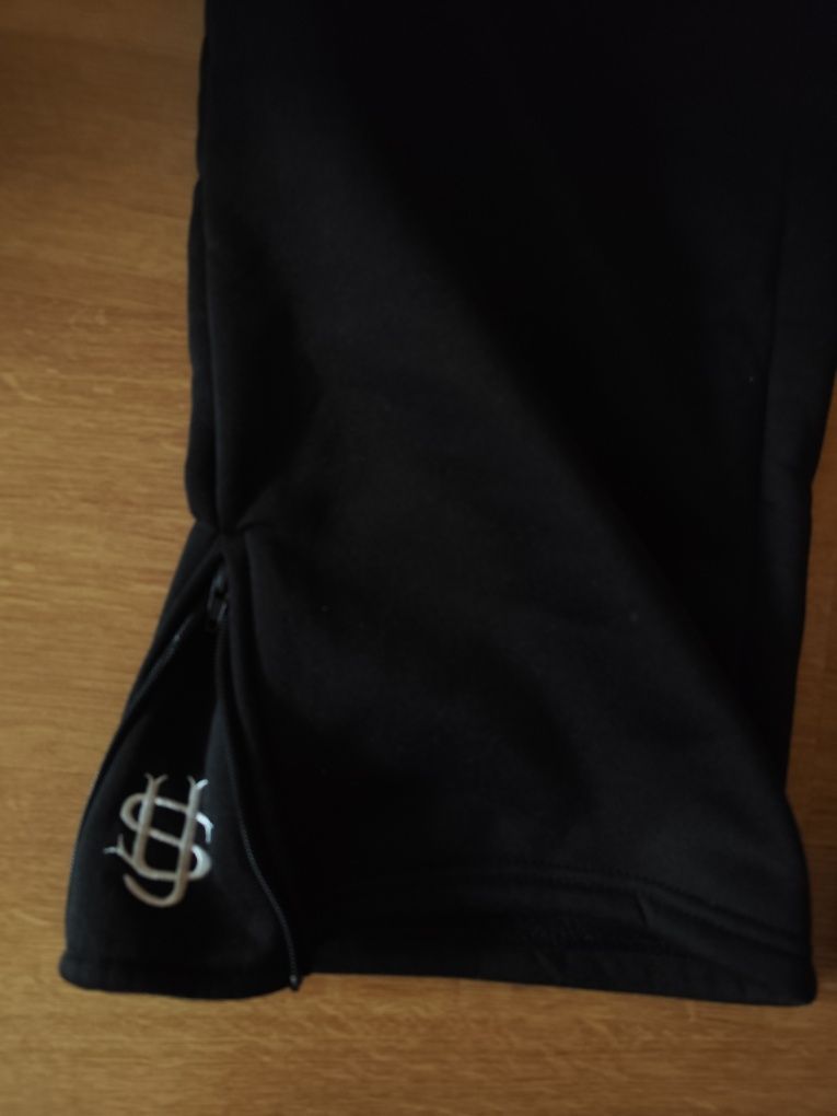 Calça Baggy com fechos