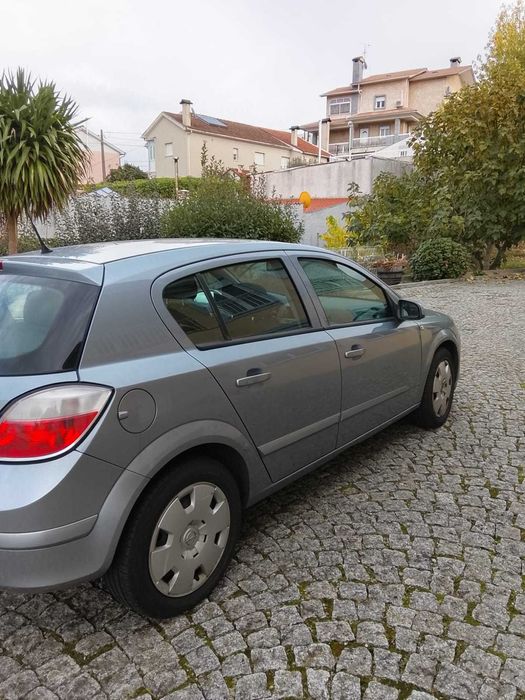 Opel Astra 1.4 Gasolina 2007 – 97.000 km, 5 Portas, Selo antigo
