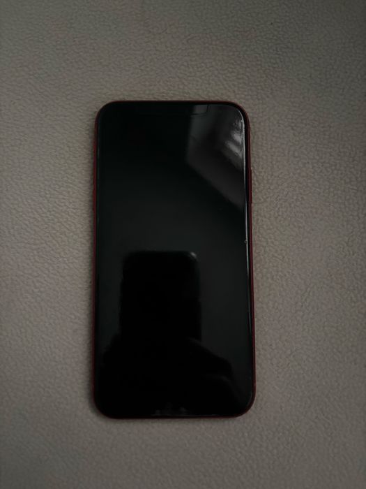 Iphone 11 Red z pudełkiem
